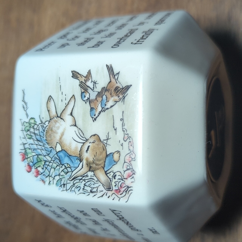 WEDGWOOD of Etruria Beatrix Potter Peter Rabbit Bank - Picture 6 of 8